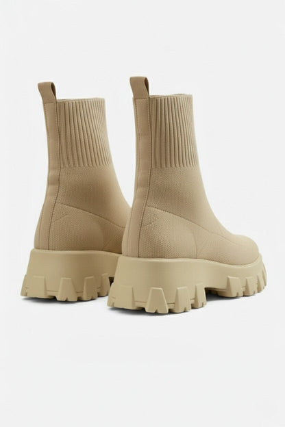 Thick-soled ankle boots with round-toe silhouette for women | Caurelle