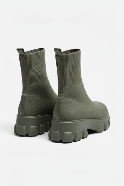 Thick-soled ankle boots with round-toe silhouette for women | Caurelle