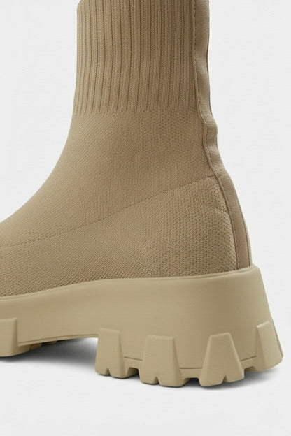 Thick-soled ankle boots with round-toe silhouette for women | Caurelle