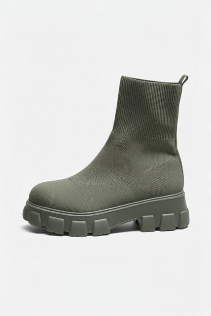Thick-soled ankle boots with round-toe silhouette for women | Caurelle