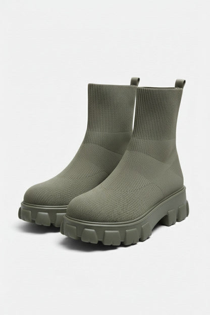 Thick-soled ankle boots with round-toe silhouette for women | Caurelle