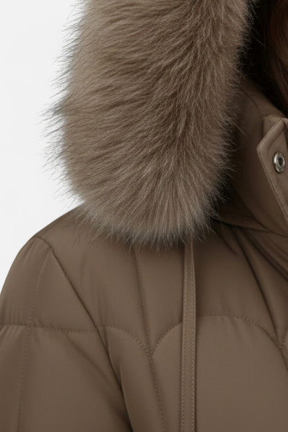 Long puffer coat with hood and adjustable waist for women | Caurelle