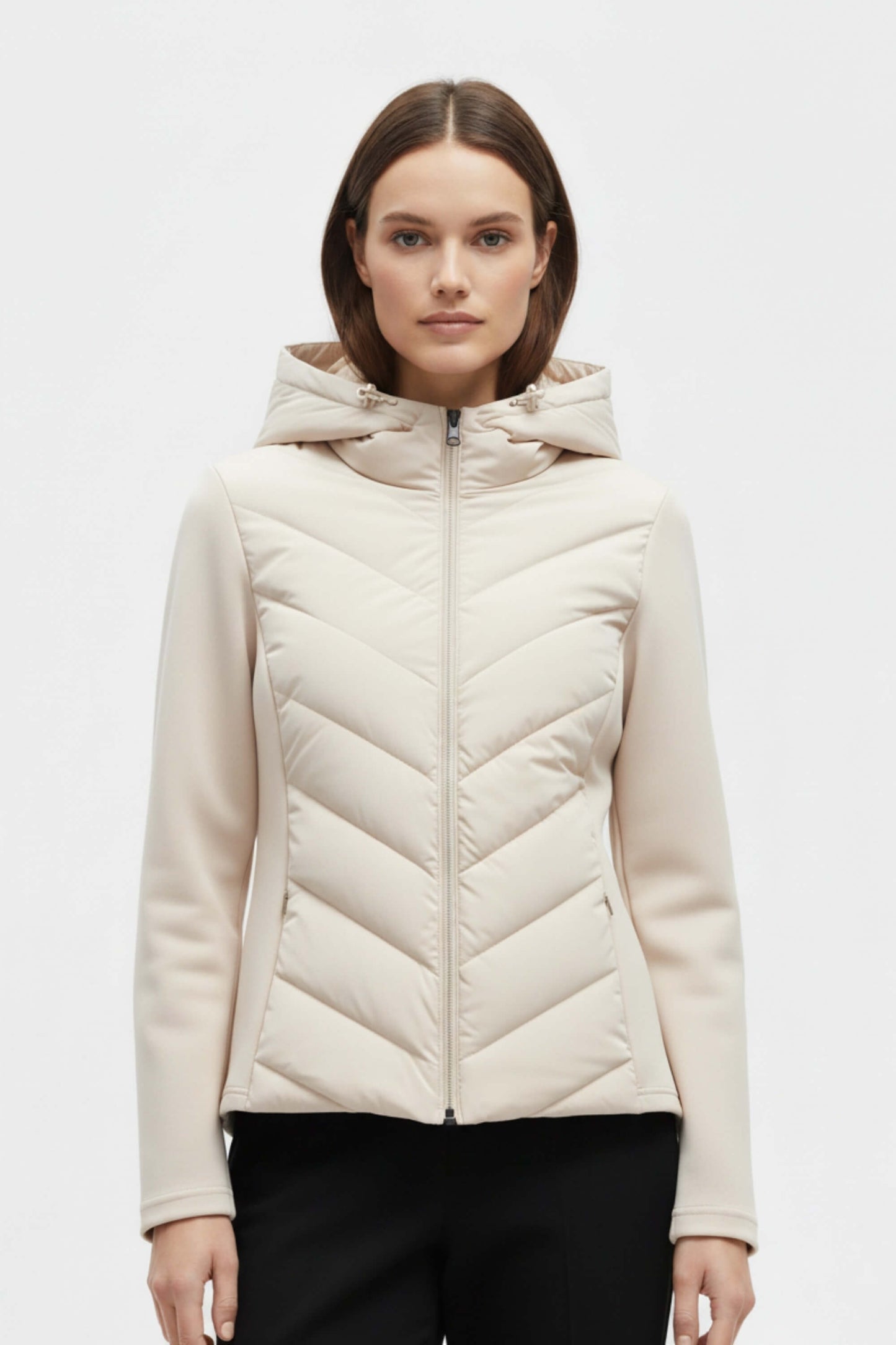 Hooded puffer jacket with sleek silhouette for women | Caurelle