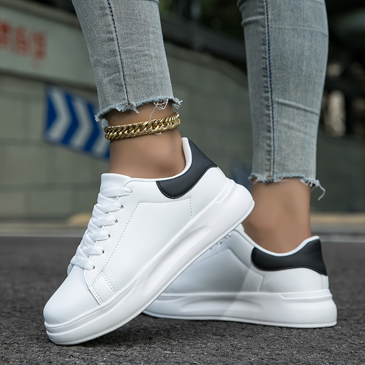 Lightweight orthopedic trainers for women | Lyric -8