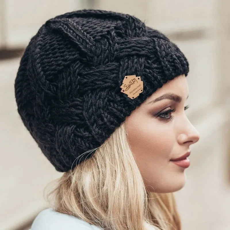 Bonnet knitted comfortable piece for women | Elle -2