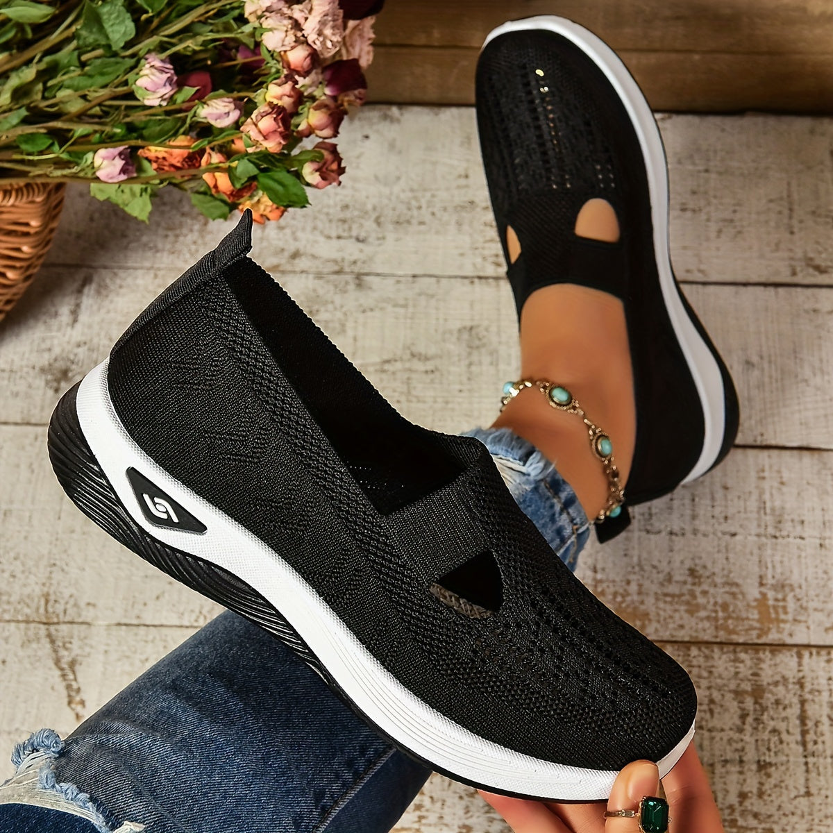 Orthopaedic slip-on shoes for women | Carry