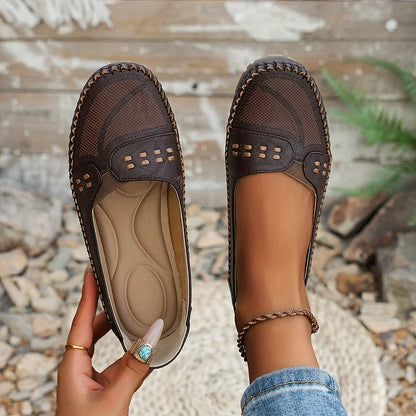 Supportive everyday shoes for women | Daria