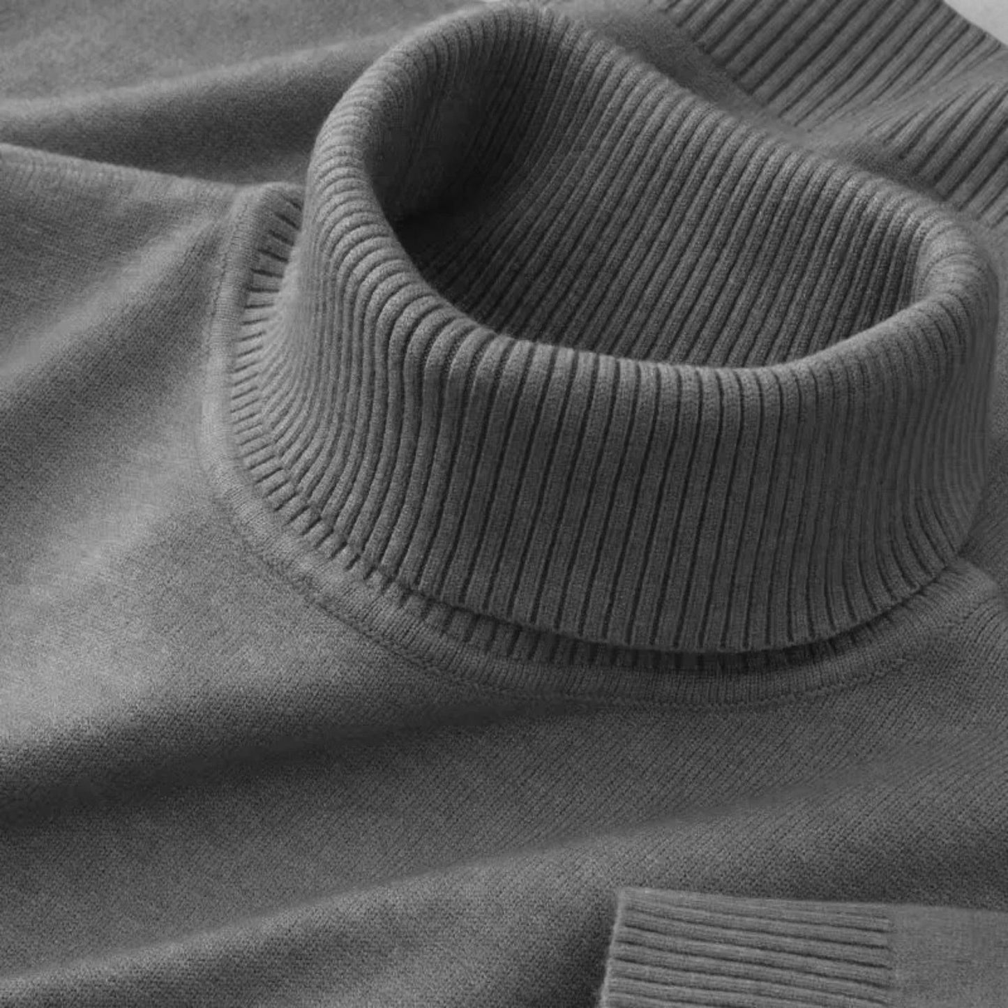 Classic knitted turtleneck sweater for men -5