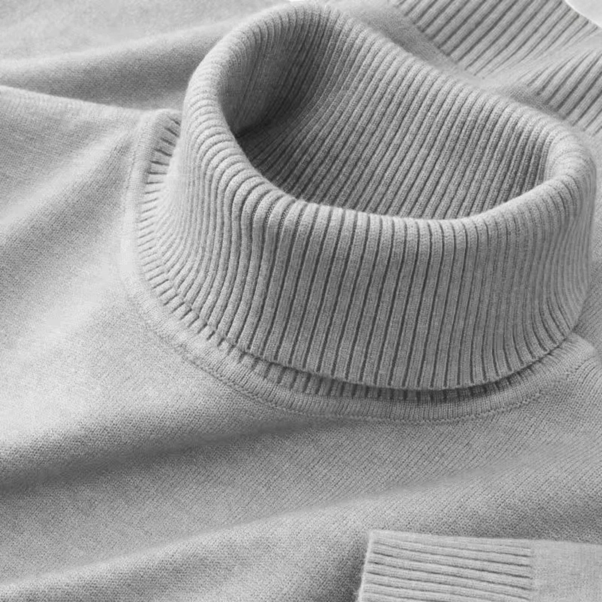 Classic knitted turtleneck sweater for men -4