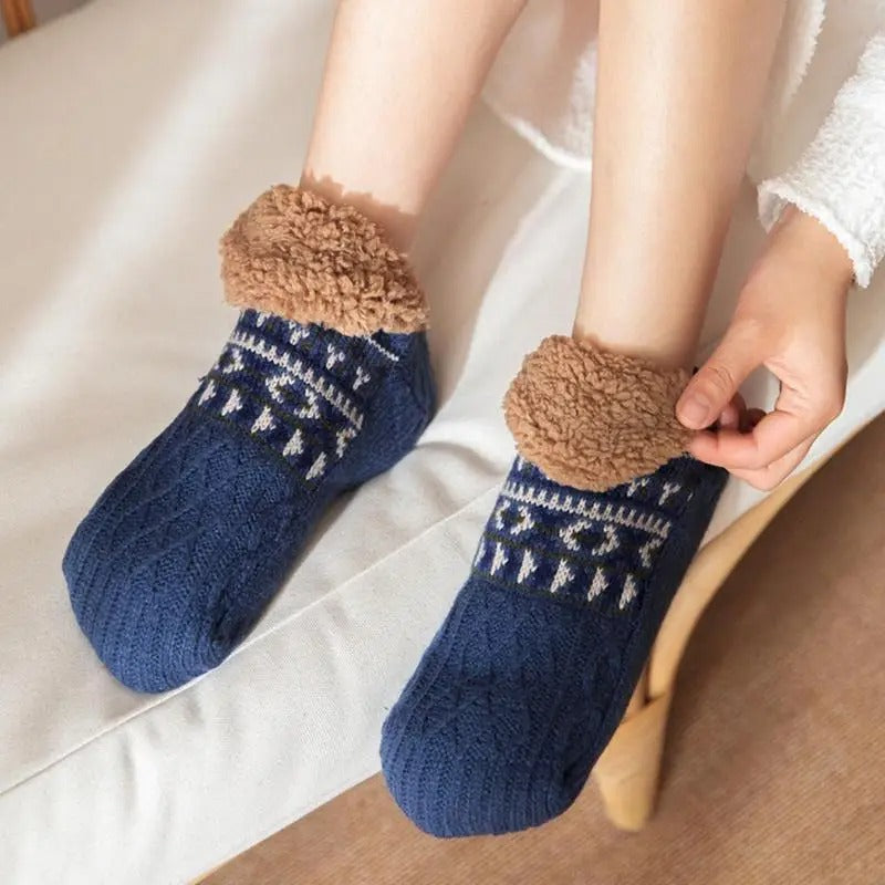 Winter-warm non-slip house socks for women | Sofie