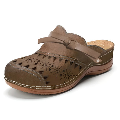Supportive sandals with adjustable fit for women | Anette