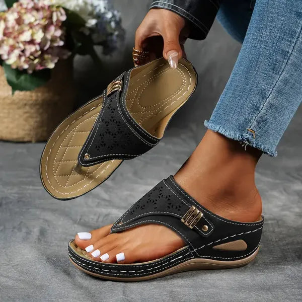 Comfortable orthopaedic sandals for women | Gillian -1